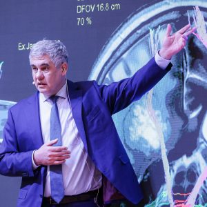 Альберт Суфианов выступил в Москве с лекцией «Нейрохирургия родом из Тюмени или как оказаться на суперфронтире»