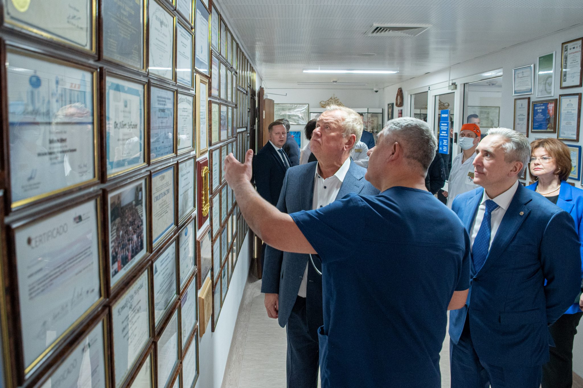 Костин денис викторович фото тюмень Федеральный центр нейрохирургии в Тюмени посетил президент-председатель правлени