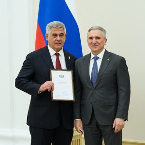 Коллектив Федерального центра нейрохирургии в Тюмени получил региональную награду
