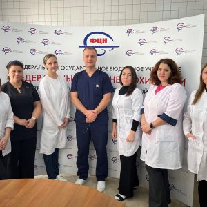 «Опыт ценный, повезёт, придём сюда работать»: студенты Тюменского медколледжа о том, как пришли в медицину и в центр