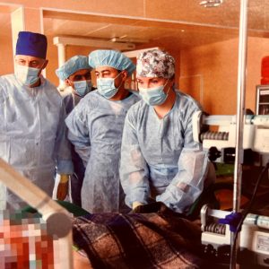 Женщины Федерального центра нейрохирургии относятся с любовью к работе и пациентам. Ольга Стяжкина, старшая медицинская сестра отделения анестезиологии и реанимации – в их числе