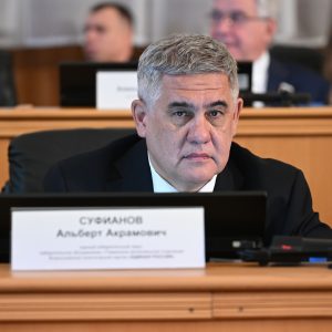 Альберт Суфианов поддержал работу законопроекта, закрепляющего статус национальных медицинских исследовательских центров в Тюменском регионе