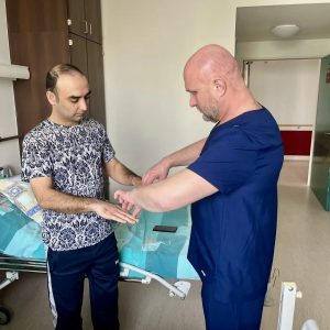 Многие центры отказали, Тюмень взяла. Пациенту с артериовенозной мальформацией большого размера провели сложную операцию