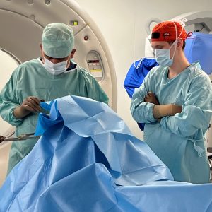 Малотравматичные методы хирургического лечения эпилепсии применяют врачи центра. За 30 минут хирурги прооперировали сразу двух пациентов, одного в сознании