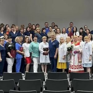 Спасибо за ваше сердце: День медицинского работника отметили празднично в Федеральном центре нейрохирургии Тюмени