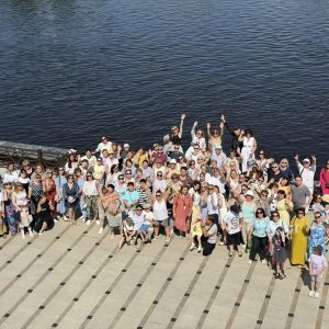Путешествие по реке: коллектив центра нейрохирургии объединила теплоходная прогулка