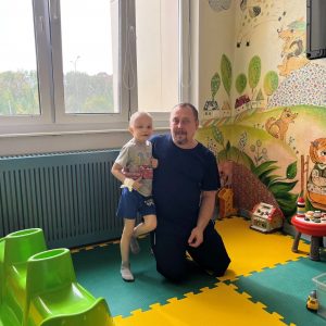 5-ти летнему мальчику врачи ФЦН Тюмени закрыли пролом черепа формой, созданной из собственной кости пациента. Искусственный интеллект помог специалистам